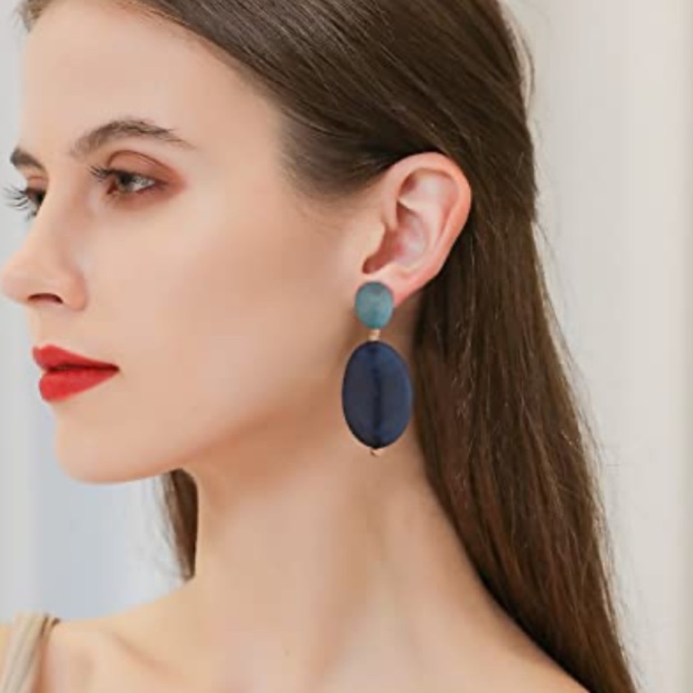Elegant Blue and Gold Women's Earrings